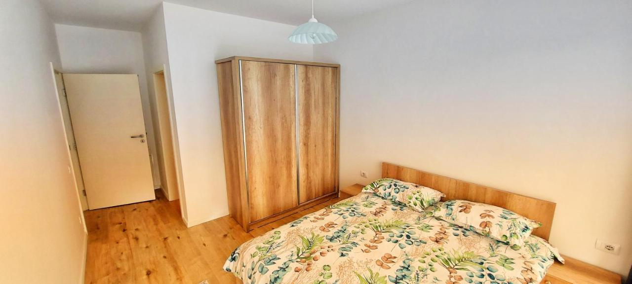 Sunflower Apartments Priştine Dış mekan fotoğraf