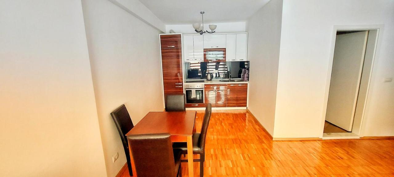 Sunflower Apartments Priştine Dış mekan fotoğraf