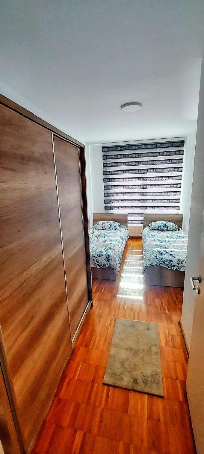 Sunflower Apartments Priştine Dış mekan fotoğraf