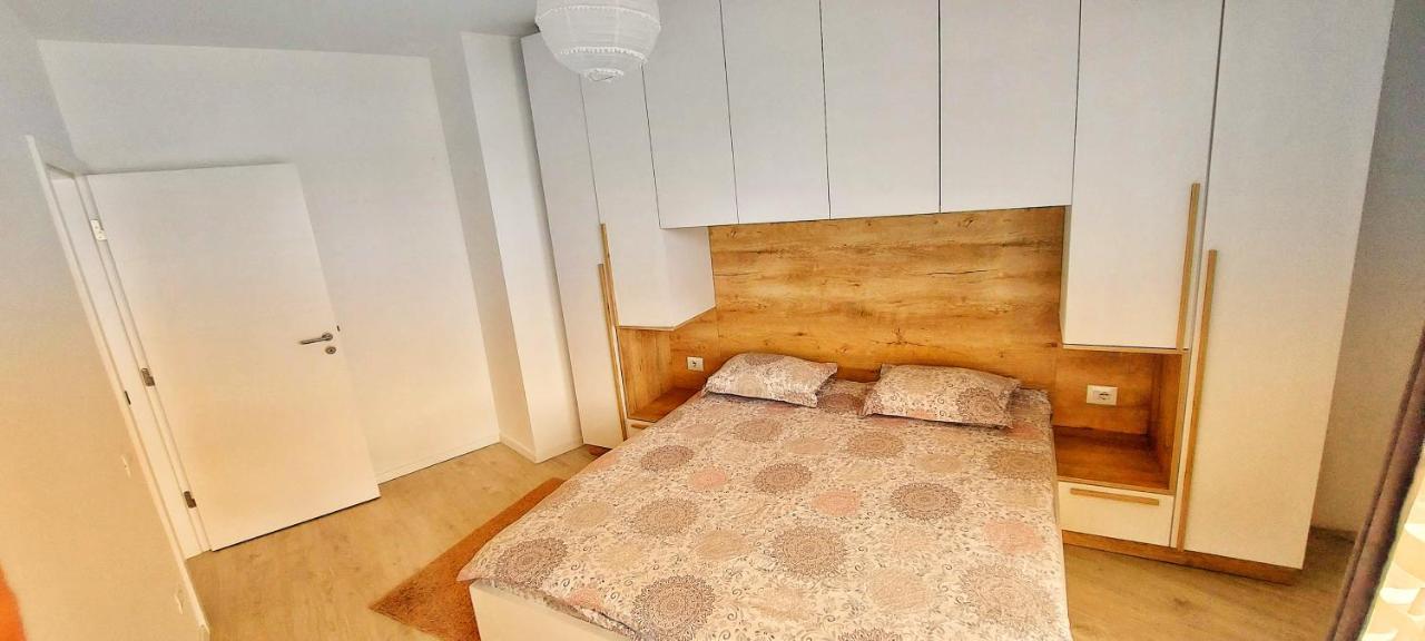 Sunflower Apartments Priştine Dış mekan fotoğraf